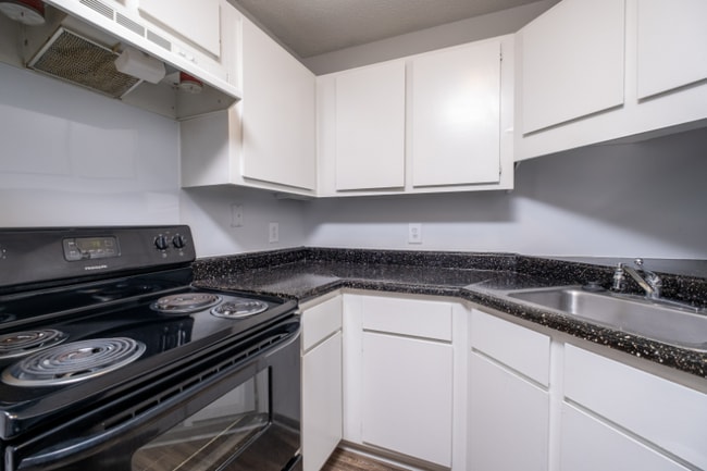 Building Photo - 3911 Water Oak Dr