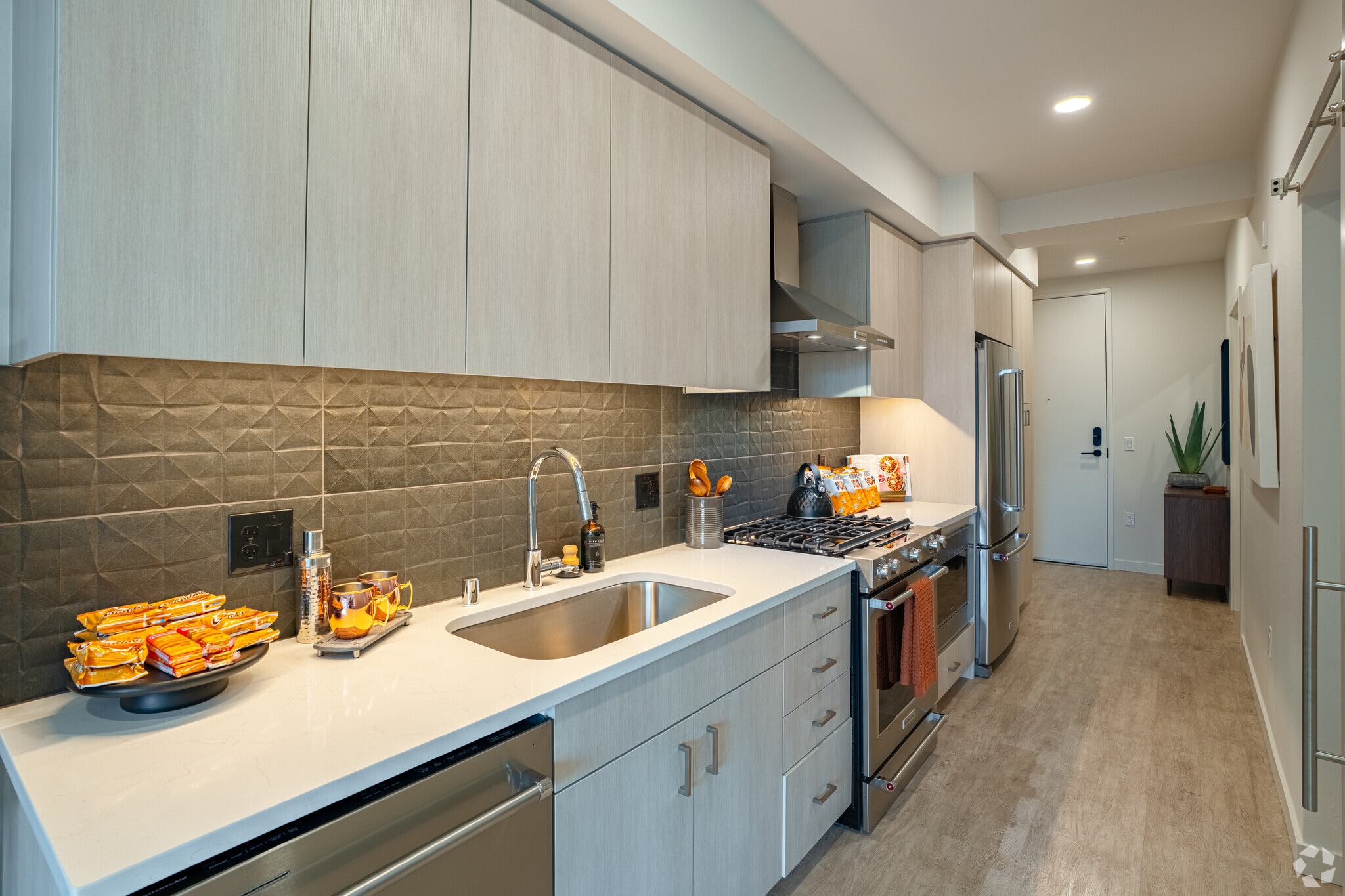 1BR-1BA-548SF-S02A-Kitchen - Eastline Central