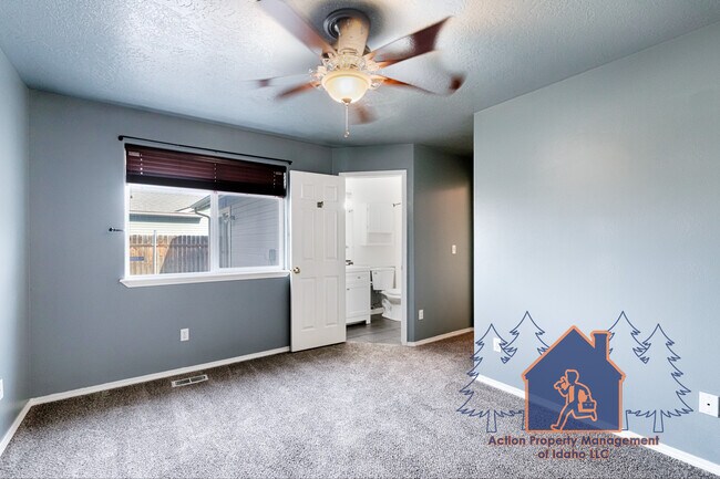 Building Photo - 1393 Caterpillar Ave N