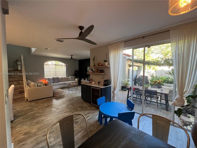 Building Photo - 1140 Cliffrose St