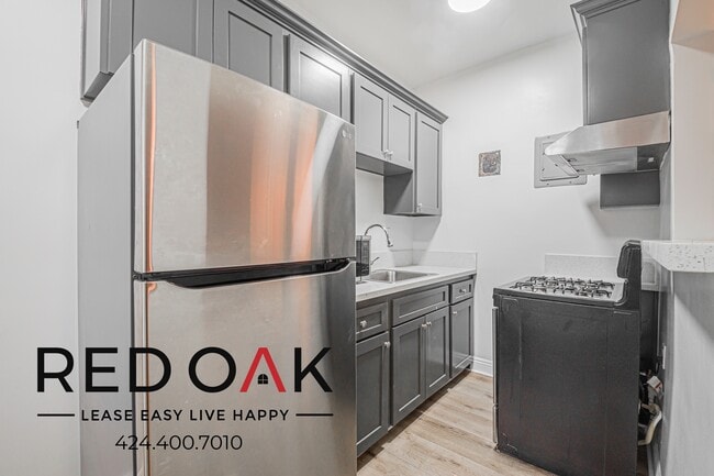 Building Photo - 516 N Harvard Blvd