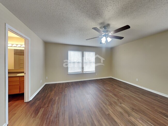 Building Photo - 536 Runnymede Ct