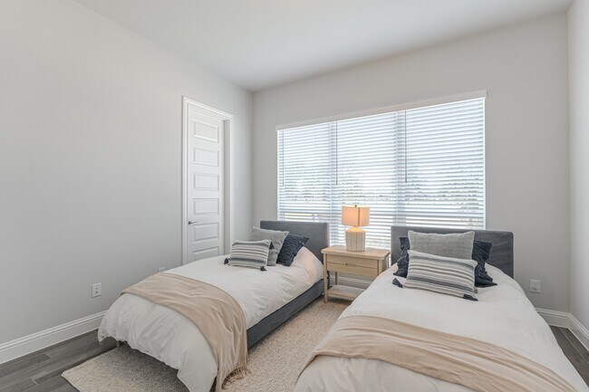 Building Photo - 25018 Pavonia Lake Ln