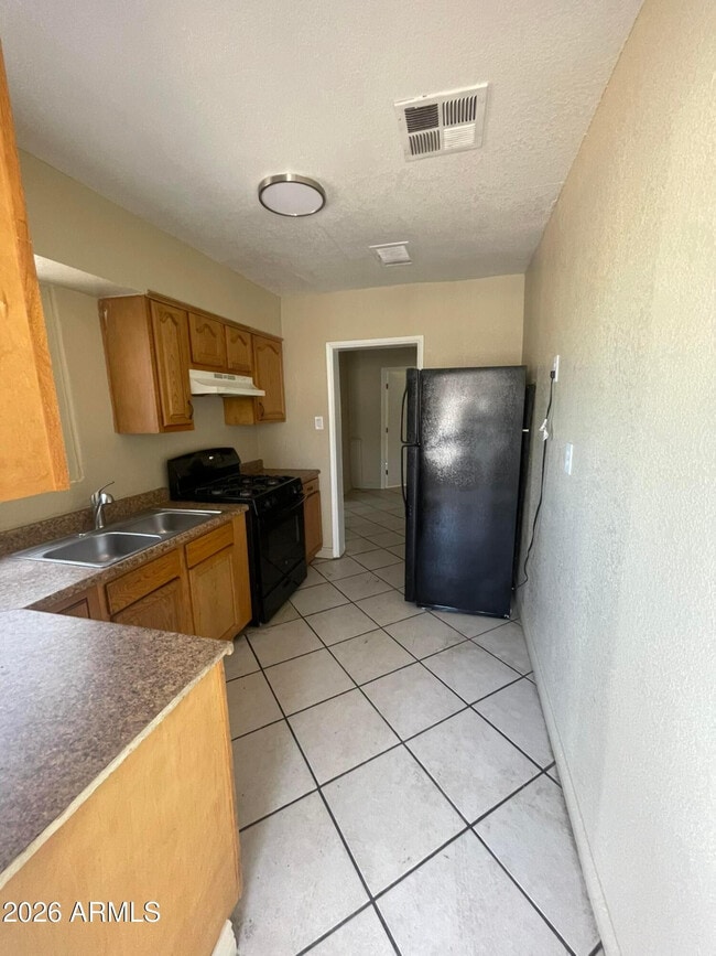 Building Photo - 1701 E Harvard St