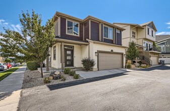 Building Photo - 348 S 780 E