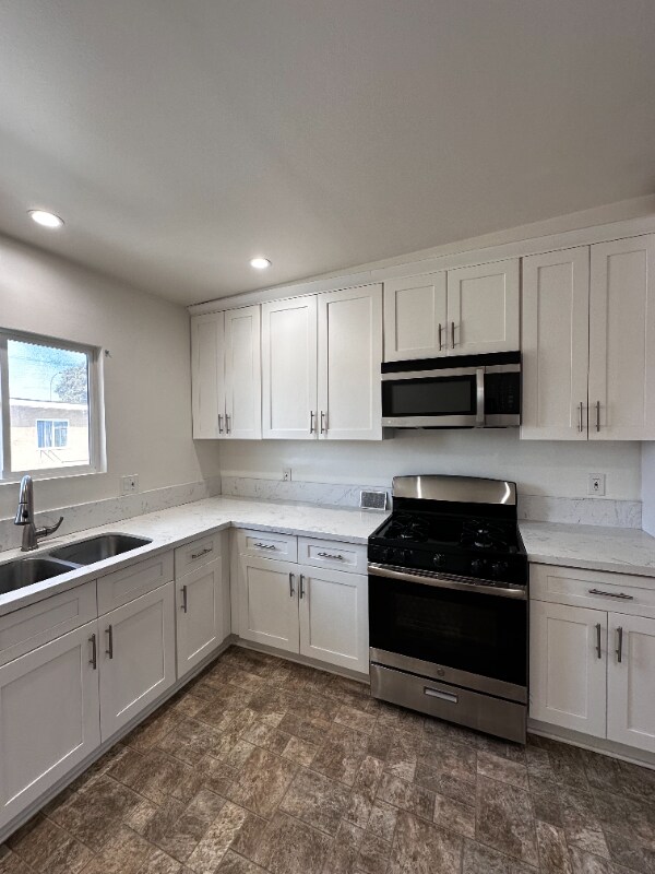 Primary Photo - 7713 Walker Ave