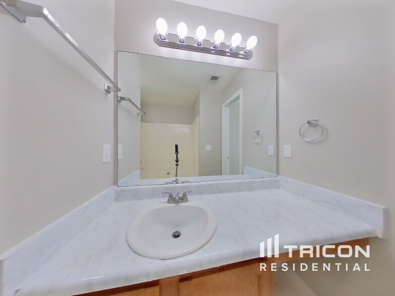 Building Photo - 1094 Winterbrook Way