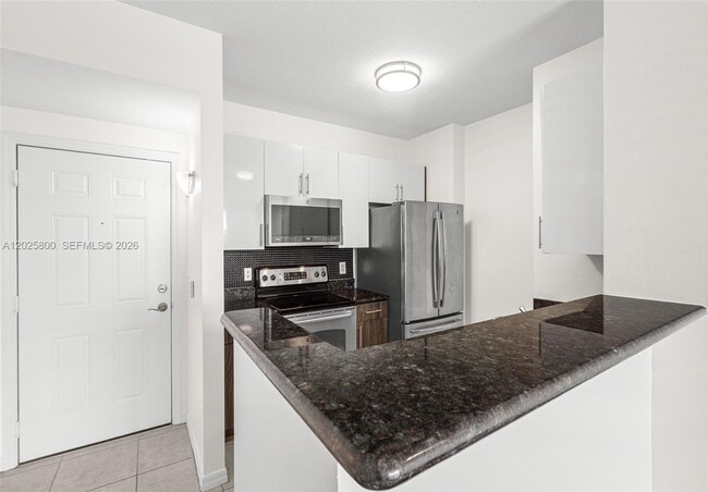 Building Photo - 2421 NE 65th St