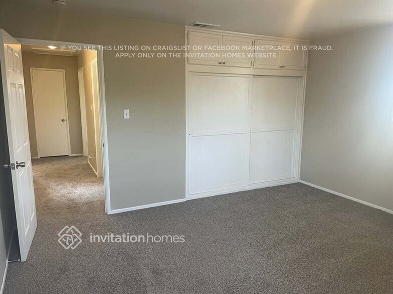 Building Photo - 6990 Malibu Dr