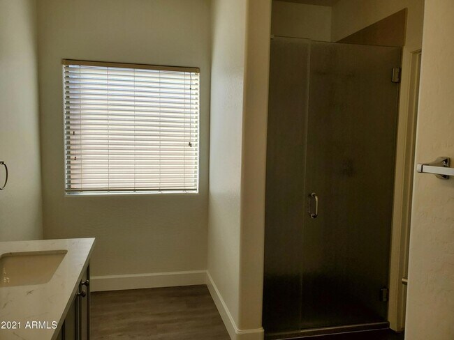 Building Photo - 2056 E Riviera Dr