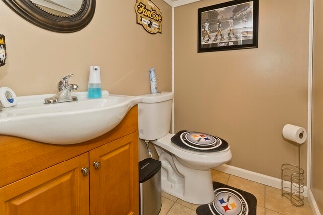 Building Photo - 83 Chalmers St