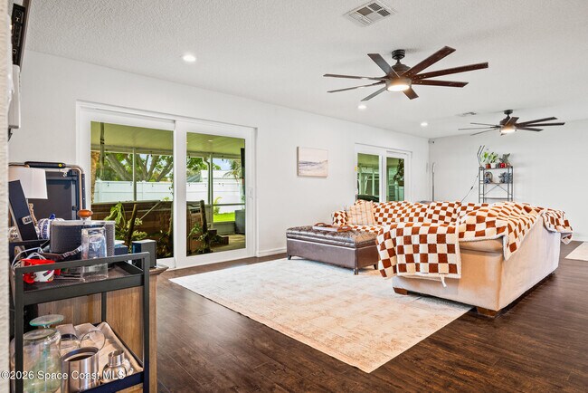 Building Photo - 2502 Plantation Dr
