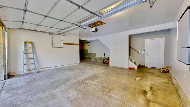 Building Photo - 6700 Ridgeway Dr