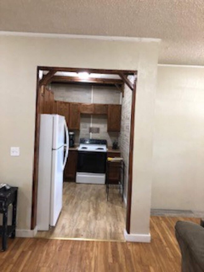 Building Photo - 526 S 225 W