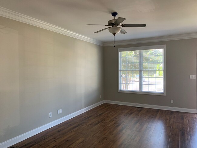 Building Photo - Move In Special - 1/2 Off First Month's Re...