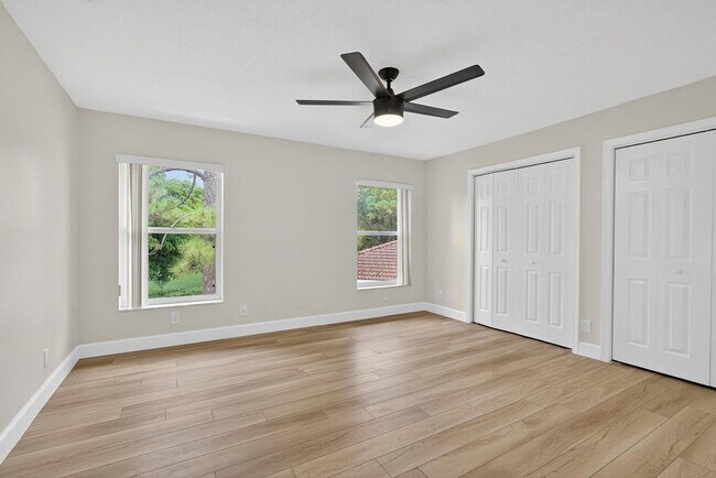 Building Photo - 1135 Staghorn St