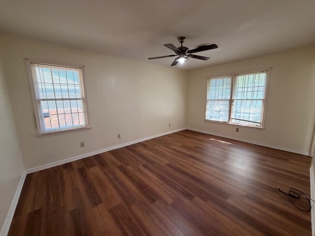 Building Photo - 2604 McArthur Dr