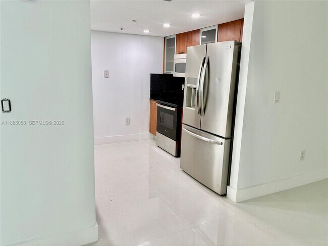 Building Photo - 1800 N Bayshore Dr