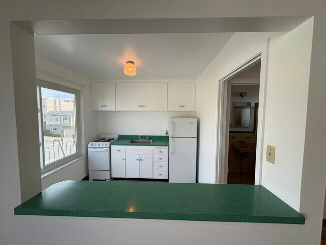 Building Photo - 2901 Cabrillo St