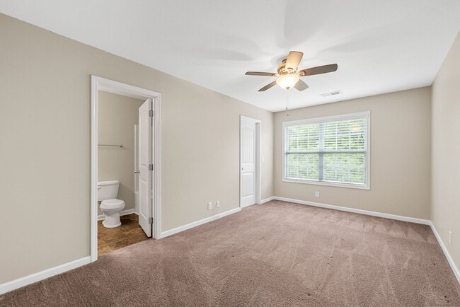 Building Photo - Two Bedroom in Governor's Crossing!