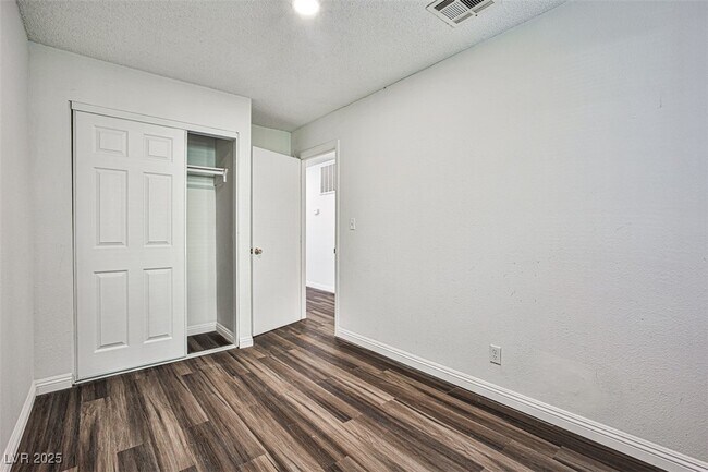 Building Photo - 4718 Elk Springs Ave