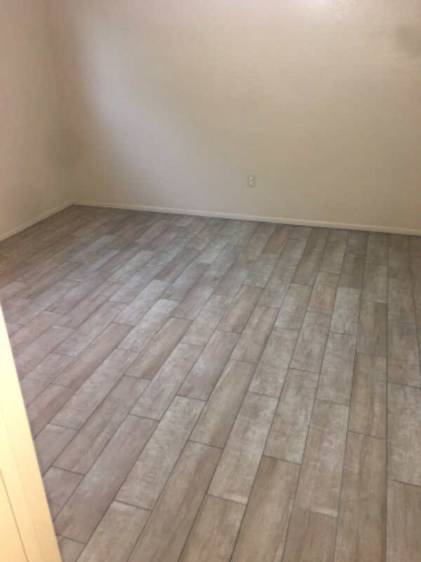 Building Photo - 1410 N Avenue R