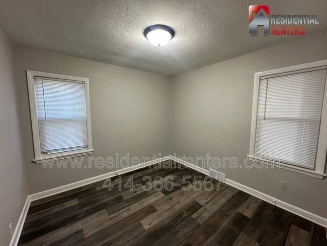 Building Photo - 4464 N 38th St