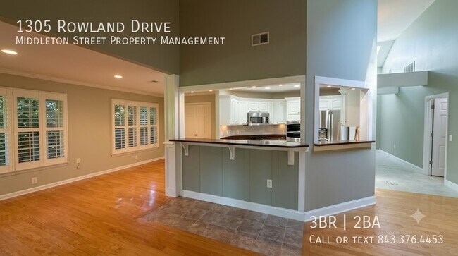 Building Photo - 1305 Rowland Dr