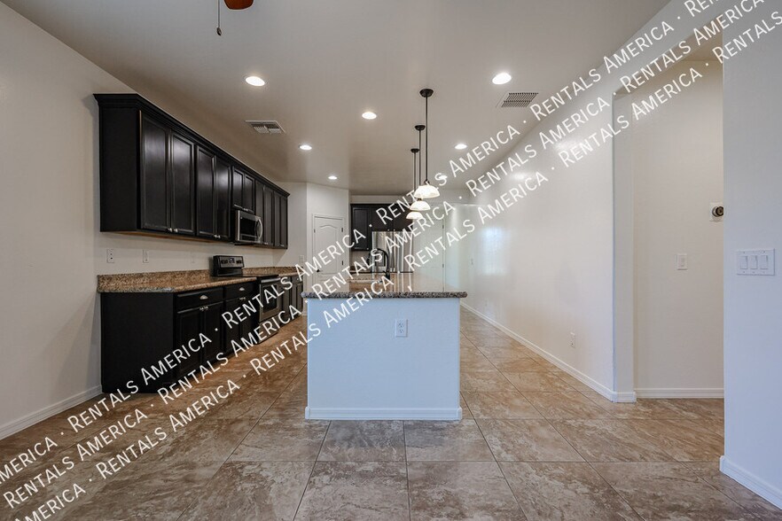 Building Photo - 41192 W Rio Bravo Dr