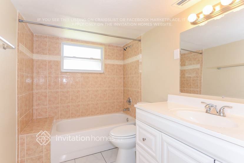 Building Photo - 3824 Sail Dr