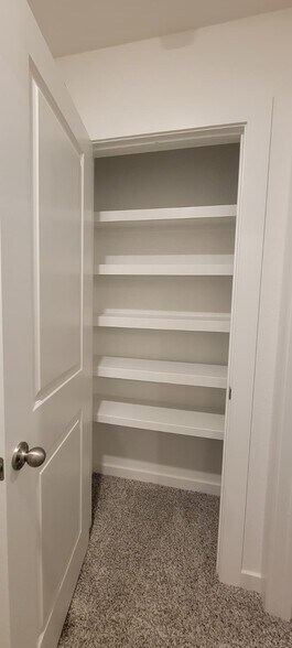 Building Photo - 3566 Blue Mockingbird St