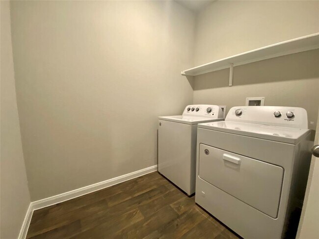 Building Photo - 230 Cherry Laurel Ln