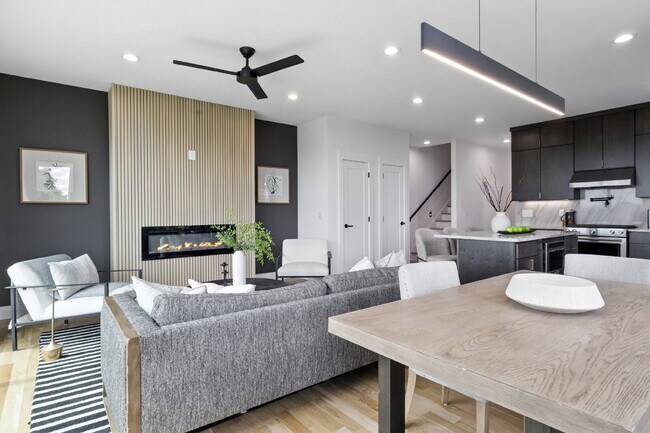 Building Photo - "Spacious 4-Bed, 4-Bath Gem in Nashville -...