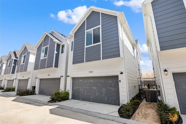 Building Photo - 1550 W Tidwell Rd