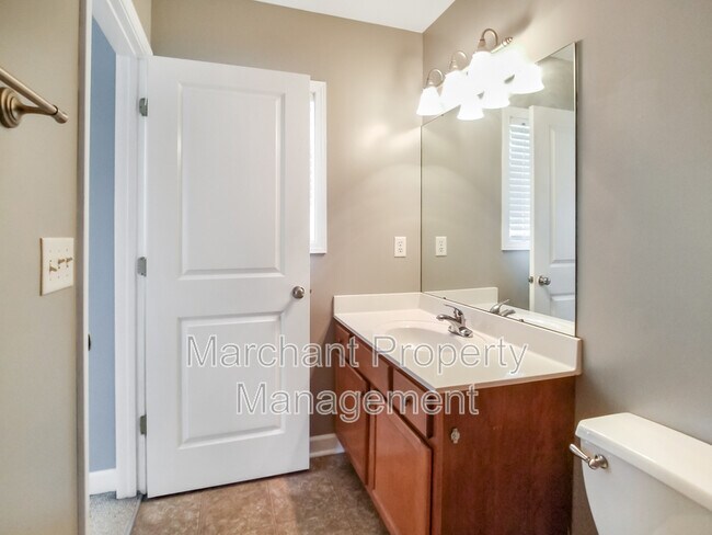Building Photo - 209 Ashby Dr
