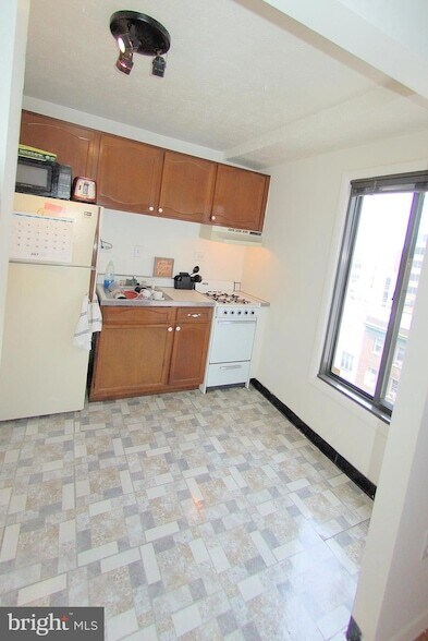 Building Photo - 1440 N Street NW Unit 812