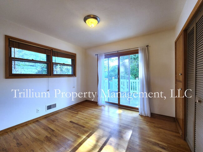 Building Photo - 405 SE 68th Ave