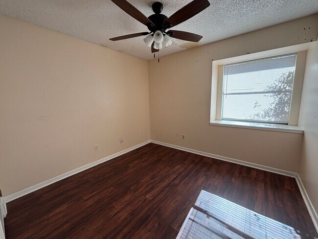 Building Photo - COZY AND SPACIOUS BRICK HOME NEAR PINES ROAD IN SHREVEPORT.