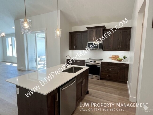 Building Photo - 300 E Mayfield Rd