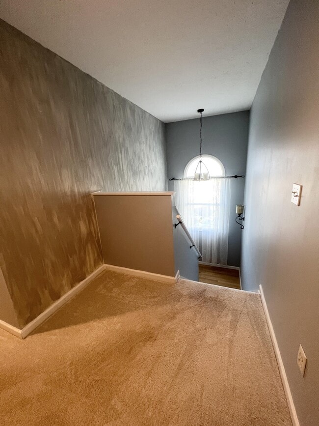 Building Photo - 229 Palisades Dr