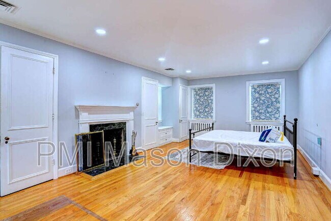 Building Photo - 5304 Springlake Way