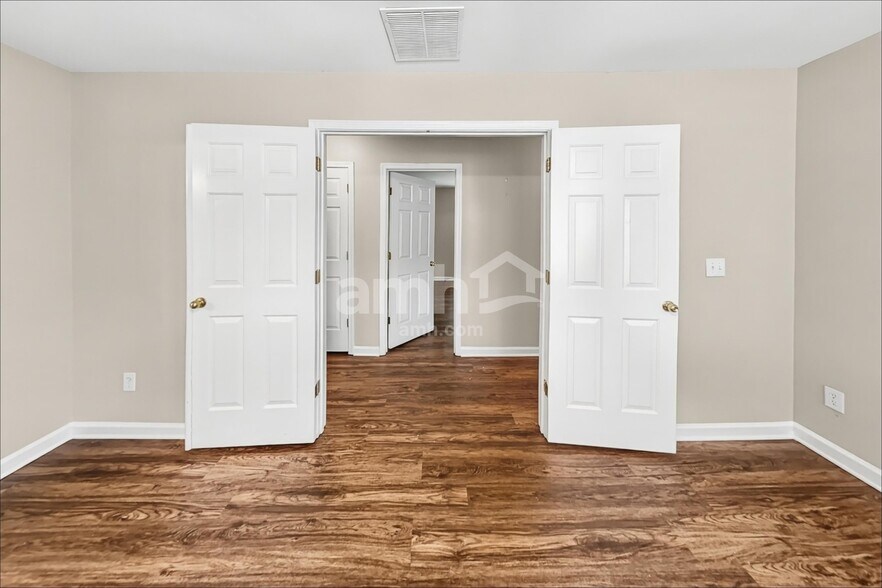 Building Photo - 5430 Harris Creek Dr