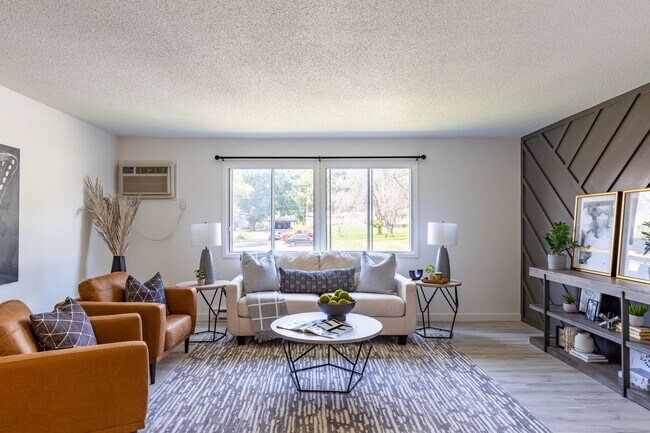 Building Photo - The Oaks | Deluxe 1 Bedroom Unit