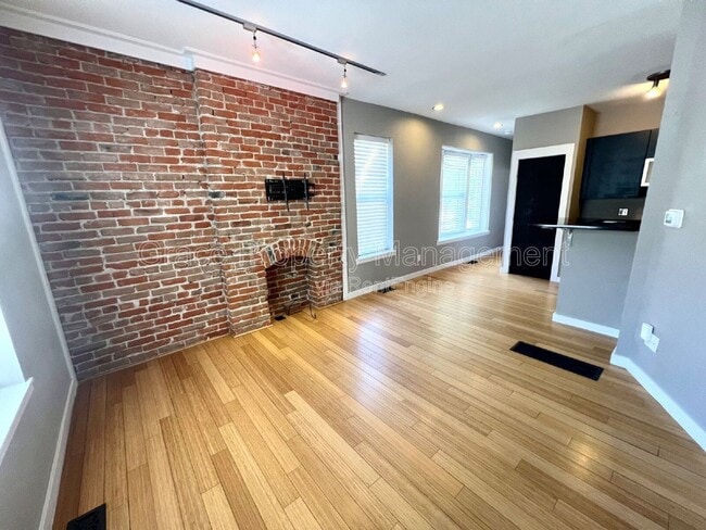 Building Photo - 2306 Glenarm Pl
