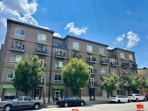 Building Photo - Condo in Nulu