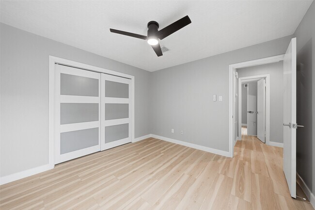 Building Photo - 2026 Ashford Hollow Ln