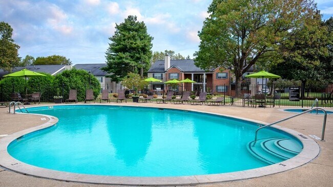 Building Photo - 1008 Village Green Crossing