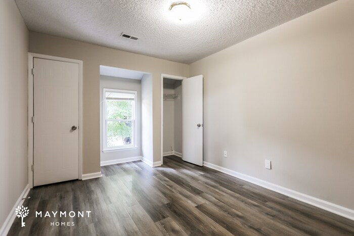 Building Photo - 368 Lakeridge Ct