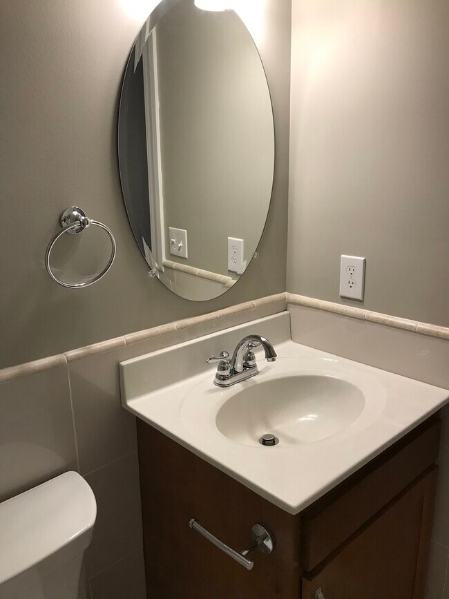 Building Photo - 3 Gaffers Ct