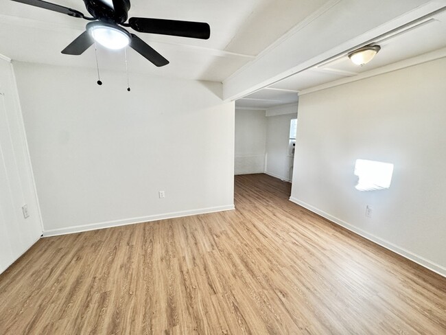 Building Photo - 3880 Spottswood Ave